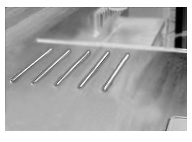 Barres inox repose plat pour plan de travail en Solid Surface - plan-de-travail-974.com